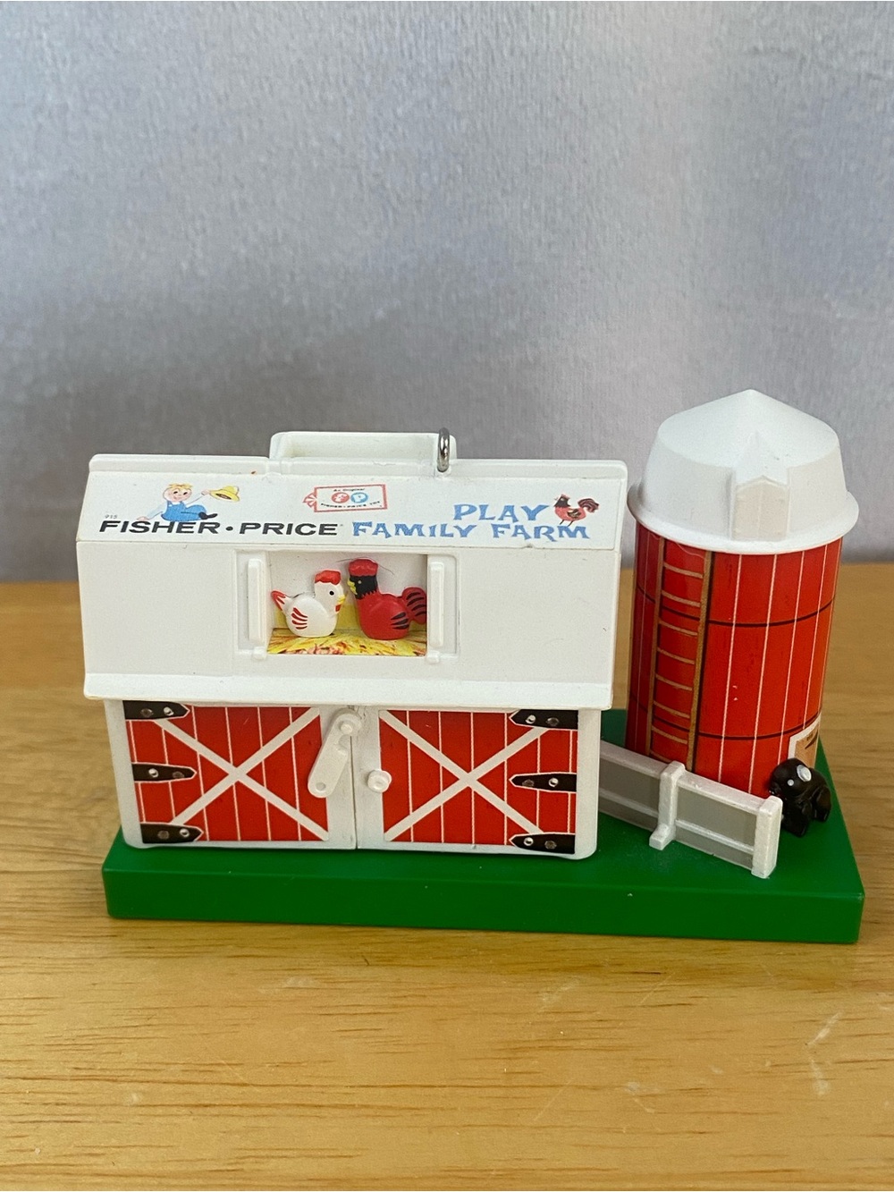 2008 Hallmark
Keepsake Fisher-Price Play Family Farm Magic Sound Ornament